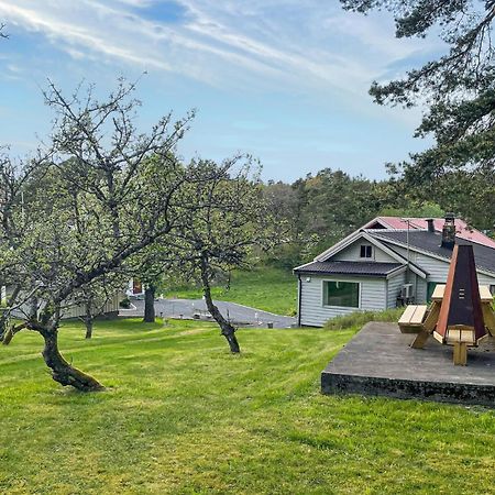 2 Bedroom Lovely Home In Færvik Εξωτερικό φωτογραφία